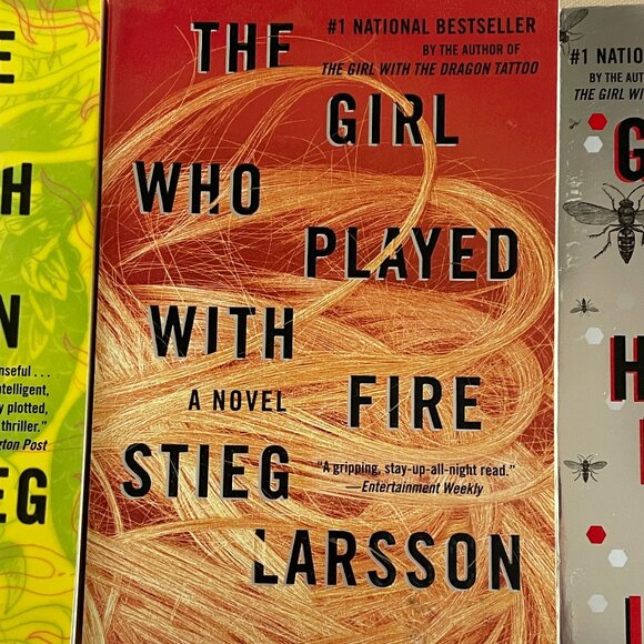 3 Book Set The Girl Who Kicked The Hornets Nest-Played With Fire-Dragon Tattoo - Picture 4 of 5